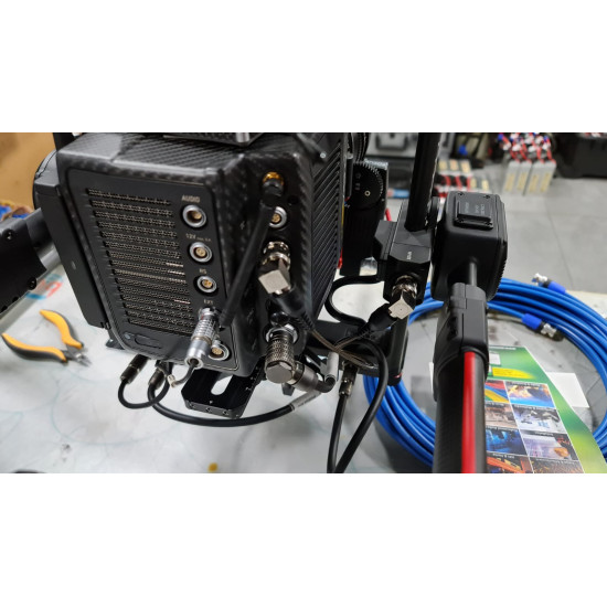 Thin SDI to SDI right angle cable 15cm Thin SDI to SDI right angle cable 15cm